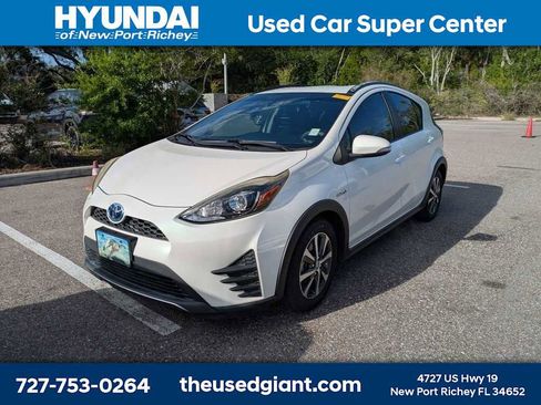 Used 2018 Toyota Prius C Two image 1