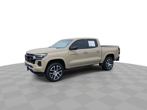 Used 2023 Chevrolet Colorado Z71 w/ Z71 Convenience Package 2 AWD/4WD image 4