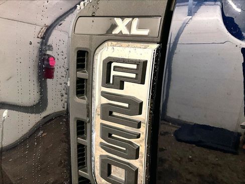Used 2025 Ford F250 XL w/ XL Off-Road Package image 13