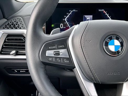 Used 2025 BMW X5 xDrive40i w/ Parking Assistance Package AWD/4WD image 11