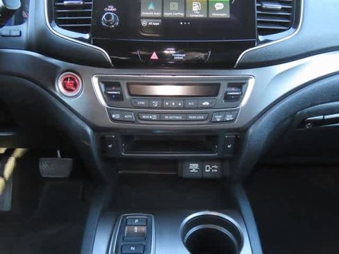 Certified 2022 Honda Pilot Sport image 22