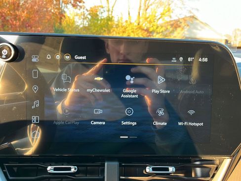 New 2026 Chevrolet Equinox LT w/ Convenience Package II image 18