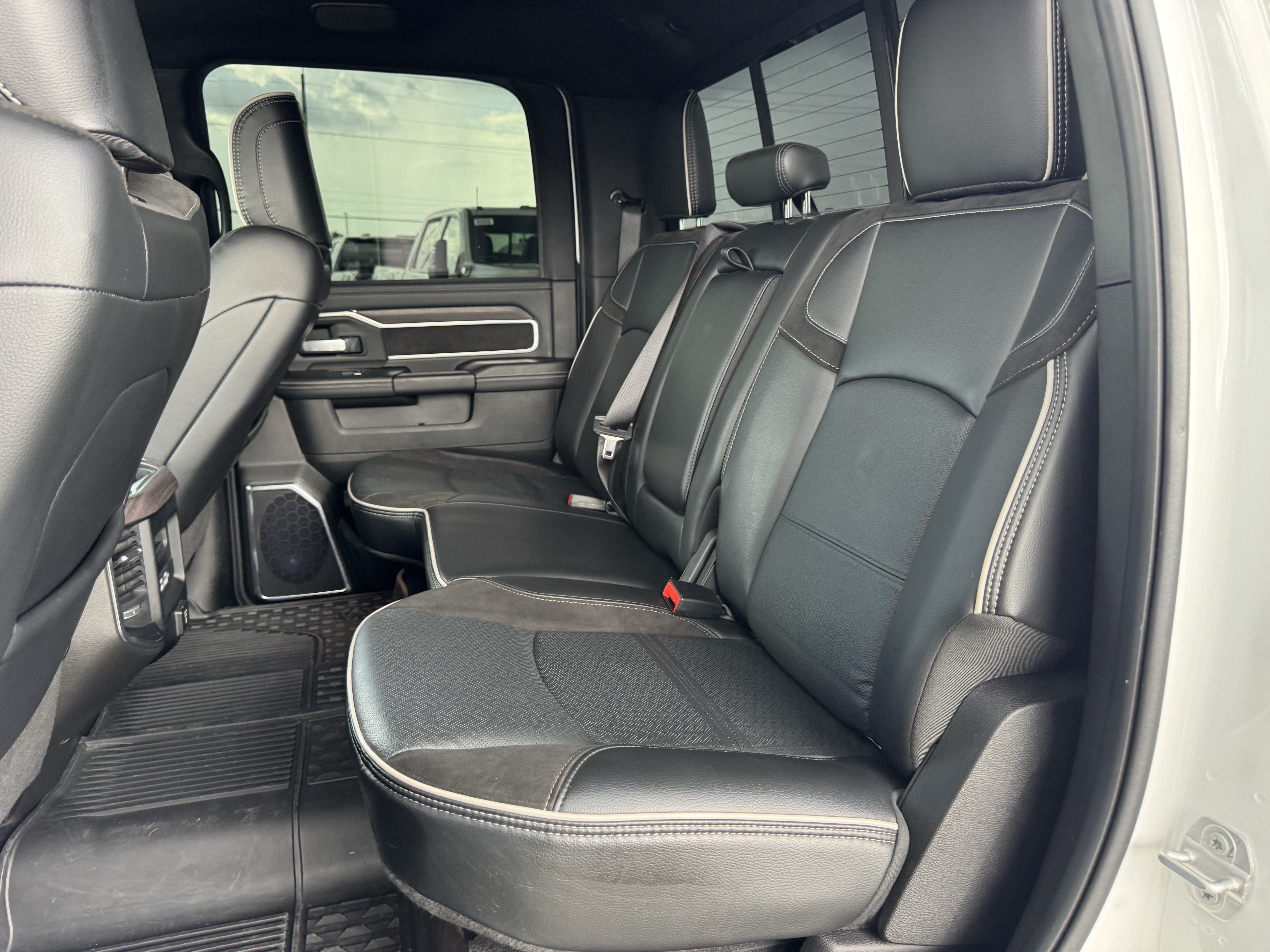 Used 2025 RAM 2500 Laramie AWD/4WD image 24