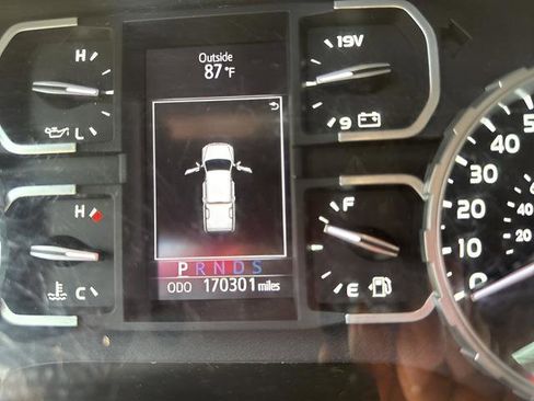 Used 2020 Toyota Tundra SR5 w/ SR5 Upgrade Package image 17