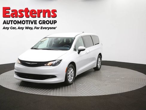 Used 2022 Chrysler Voyager LX FWD image 53