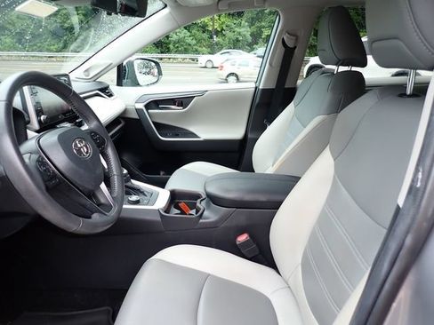 Certified 2020 Toyota RAV4 Limited AWD/4WD image 10