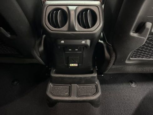 Used 2022 Jeep Wrangler Unlimited Rubicon image 29