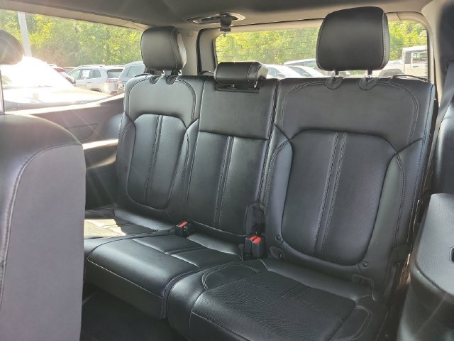 Used 2023 Jeep Wagoneer 4WD w/ Mopar Step-Up Package image 27