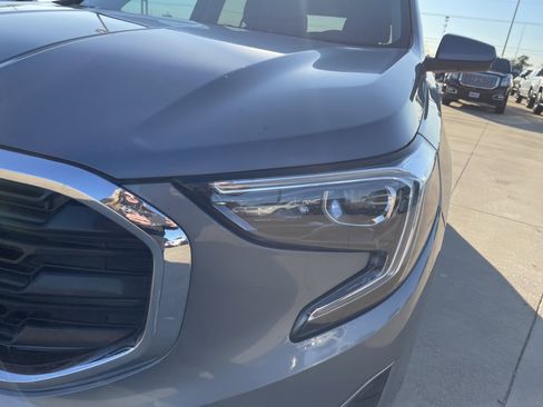 Used 2021 GMC Terrain SLE w/ Driver Convenience Package image 10