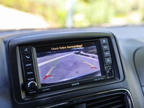 Used 2018 Dodge Grand Caravan SXT FWD image 32