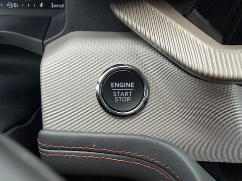 Used 2025 Ford Explorer Active w/ Active Comfort Package RWD image 20