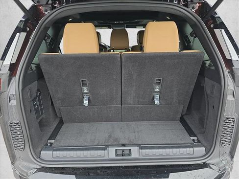 New 2026 Land Rover Discovery Limited Edition image 12