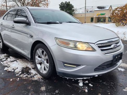 Used 2010 Ford Taurus SEL image 11