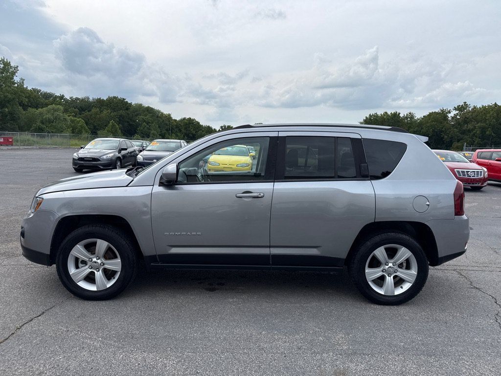 Used 2016 Jeep Compass Latitude AWD/4WD image 1