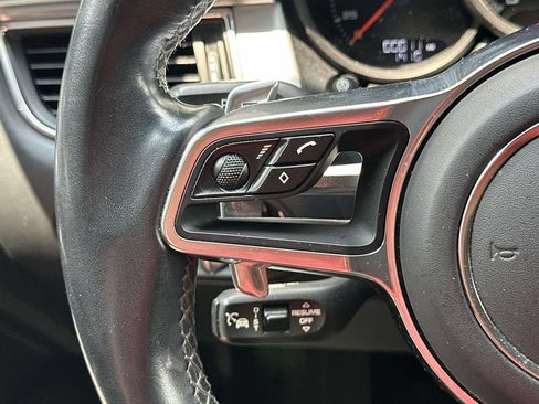 Used 2016 Porsche Macan Turbo AWD/4WD image 22