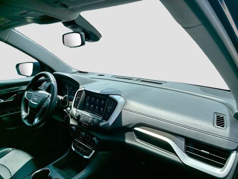 Used 2022 GMC Terrain SLT w/ LPO, 'HIT The Road' Package FWD image 20