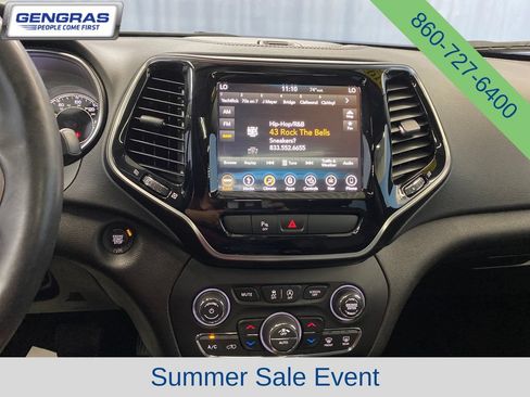 Used 2019 Jeep Cherokee Limited AWD/4WD image 18