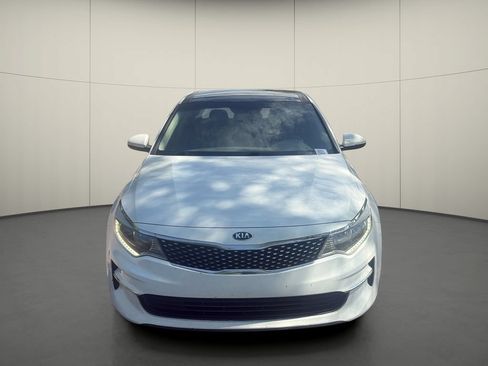 Used 2018 Kia Optima EX w/ Premium Package FWD image 2