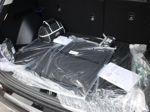 New 2026 Kia Seltos S image 9