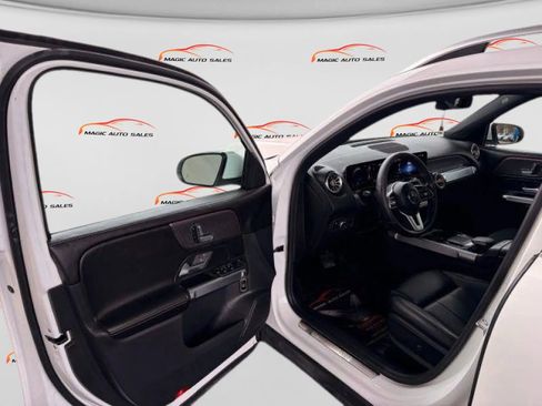 Used 2021 Mercedes-Benz GLB 250 4MATIC image 12