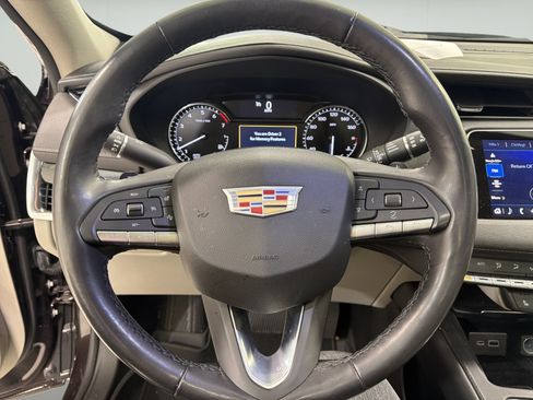 Used 2021 Cadillac XT4 Premium Luxury w/ Cold Weather Package FWD image 20