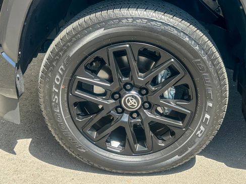 Used 2025 Toyota Sequoia SR5 AWD/4WD image 10