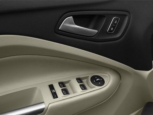 Used 2013 Ford C-MAX Energi SEL image 19