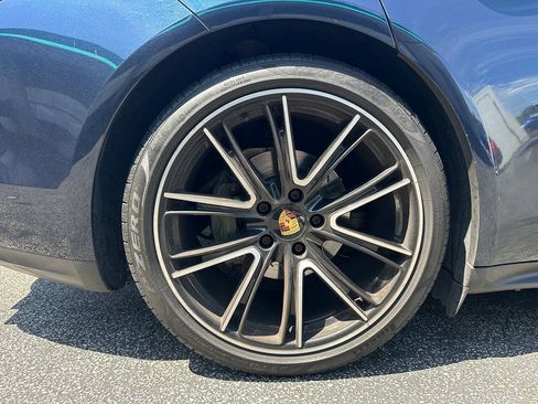 Used 2018 Porsche Panamera 4S AWD/4WD image 36