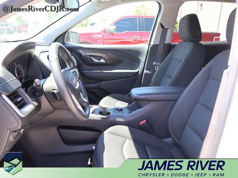 Used 2024 GMC Terrain SLE FWD image 21