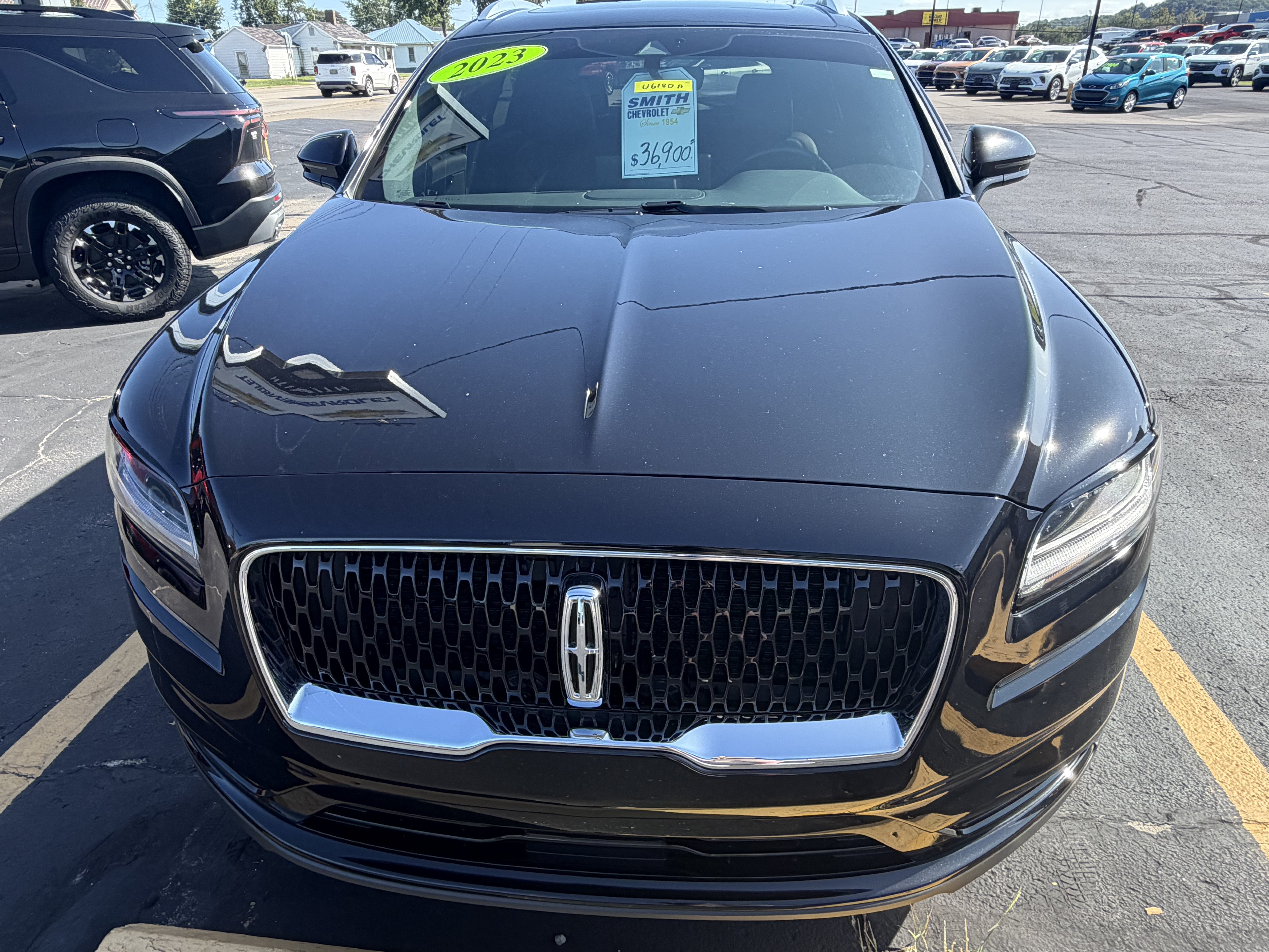 Used 2023 Lincoln Nautilus Reserve w/ Monochromatic Package AWD/4WD image 7