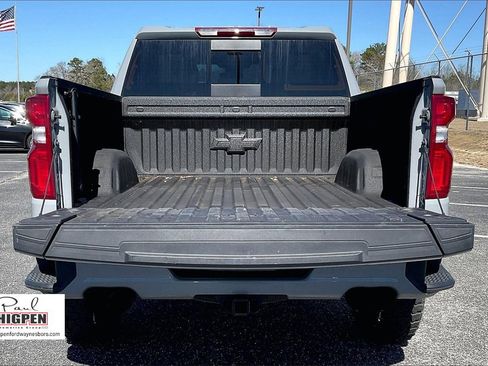 Used 2025 Chevrolet Silverado 1500 RST image 17