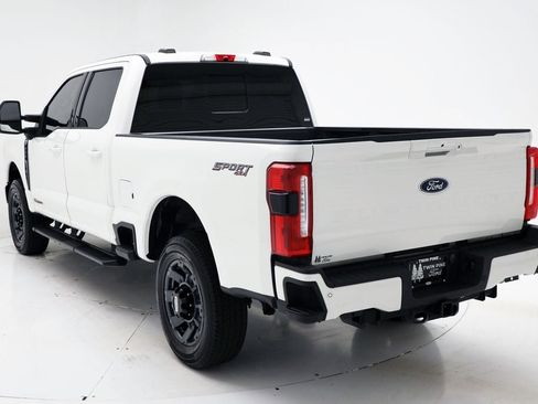 Used 2023 Ford F250 Lariat w/ Lariat Ultimate Package AWD/4WD image 8