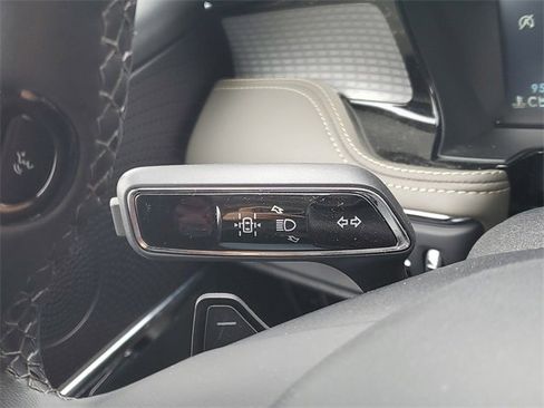 Certified 2023 Lincoln Corsair AWD w/ Equipment Group 101A image 17