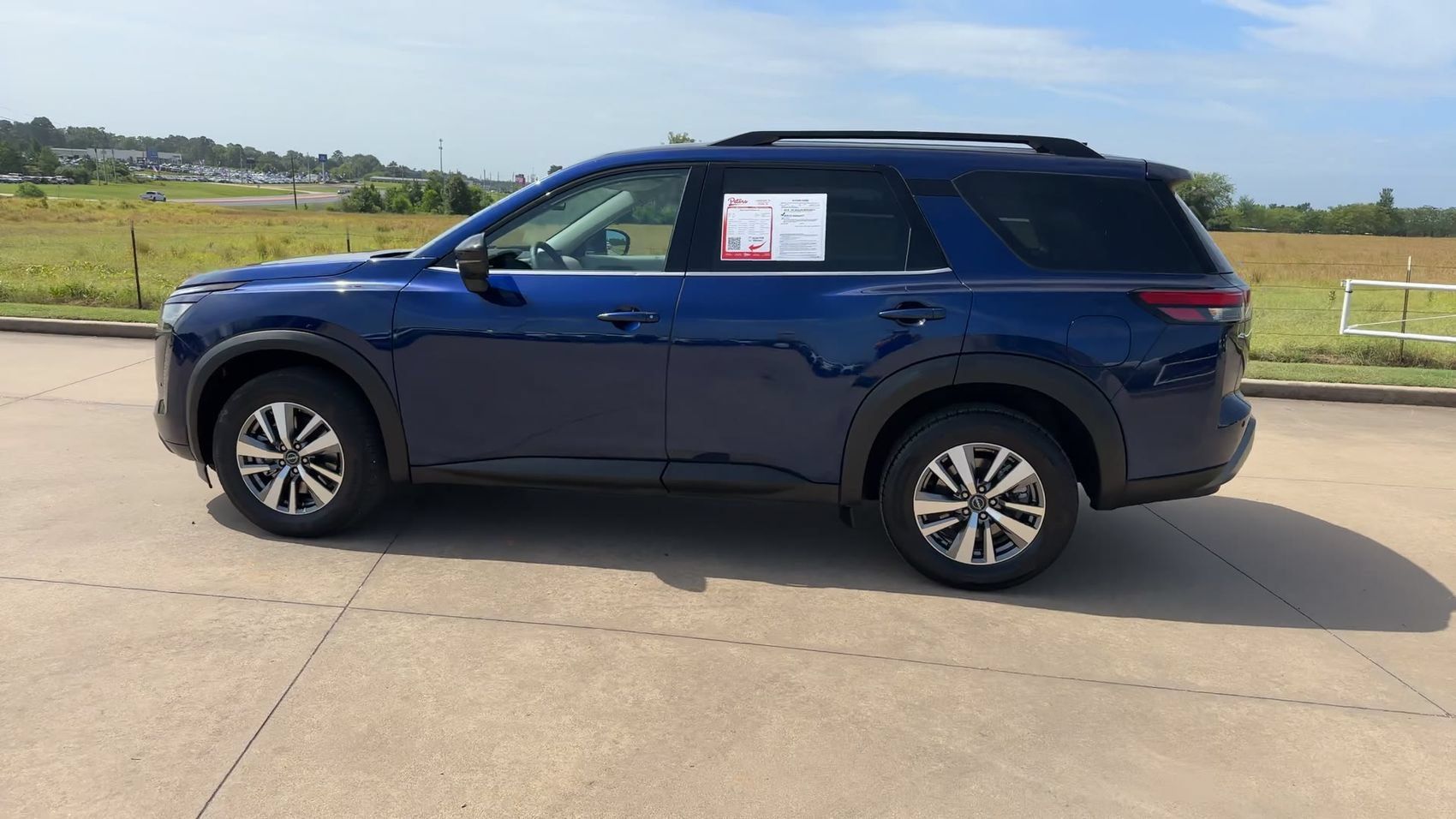 Used 2026 Nissan Pathfinder SL AWD/4WD image 6