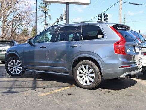 Used 2017 Volvo XC90 T6 Momentum w/ Vision Package image 12