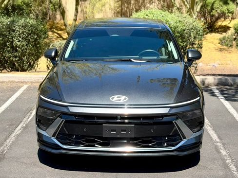Used 2025 Hyundai Sonata Limited image 2
