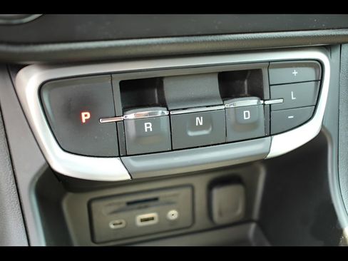 Used 2022 GMC Terrain SLT image 21