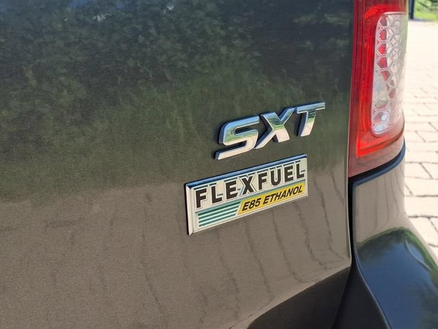Used 2016 Dodge Grand Caravan SXT FWD image 22