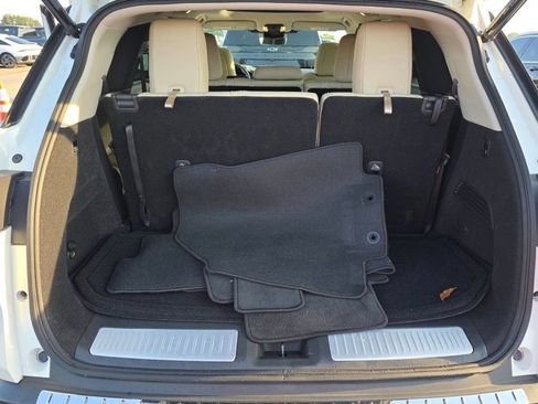 Certified 2023 INFINITI QX60 Luxe w/ Cargo Package FWD image 5