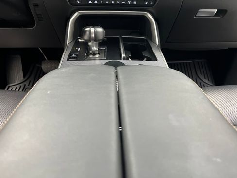 Used 2025 MAZDA CX-70 3.3 Turbo w/ Preferred Package image 37