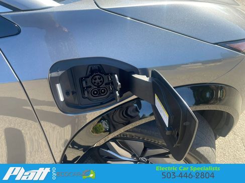 Used 2023 Nissan Ariya AWD image 51