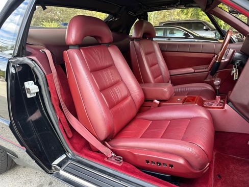 Used 1991 Cadillac Allante image 10