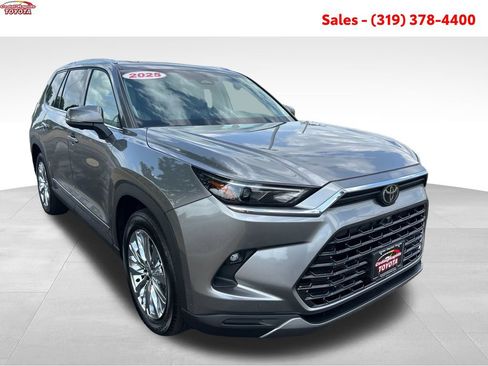 Certified 2025 Toyota Grand Highlander AWD image 10