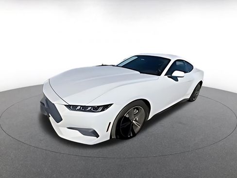 Used 2024 Ford Mustang Premium image 3