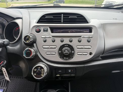 Used 2011 Honda Fit image 18