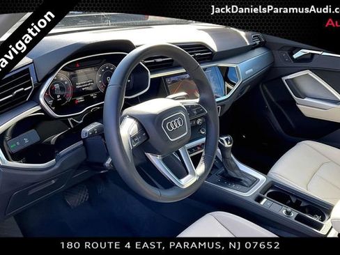 Used 2024 Audi Q3 2.0T Premium Plus image 11