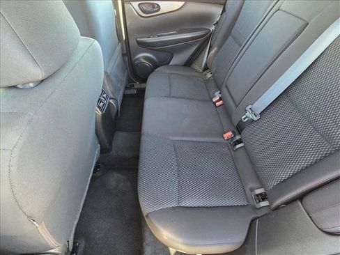 Used 2021 Nissan Rogue Sport S image 17