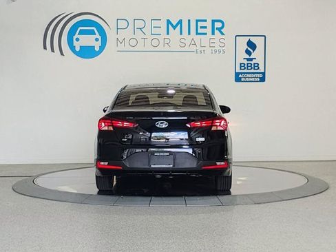 Used 2020 Hyundai Elantra SE w/ Cargo Package (C1) FWD image 5