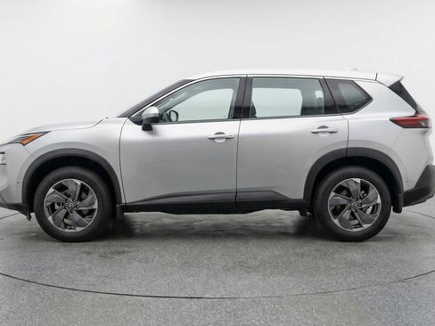 Used 2025 Nissan Rogue SV FWD image 5