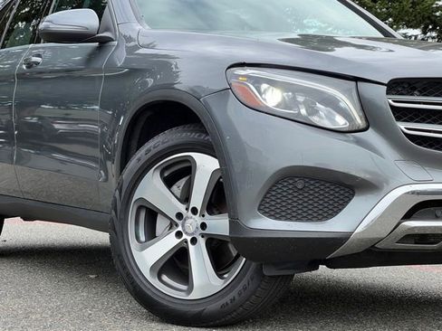 Used 2017 Mercedes-Benz GLC 300 4MATIC image 2
